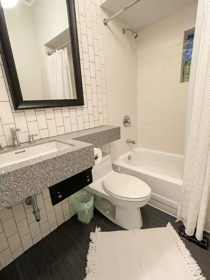Wrigleyville Friends Unit - 5Bdrm Chicago Exterior foto
